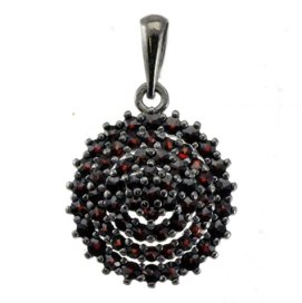 Stříbrný přívěsek s českým granátem, ruthenium – 341