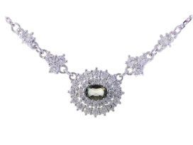 BG náhrdelník vsazeny kameny : vltavín a granát  750 Stříbro 925 - rhodium Vltavín a  kubický zirkon