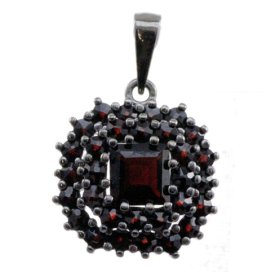 Stříbrný přívěsek s českým granátem, ruthenium – 119