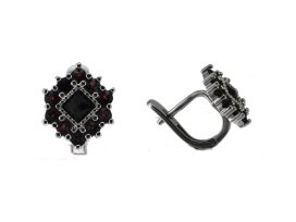 BG náušnice vsazený granát hvězdicový brus  110 Bílé zlato - 585 Granát