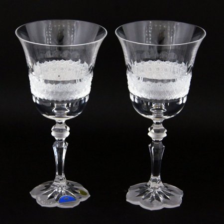 Set of two crystal hand cut wine glasses Šafránek 211