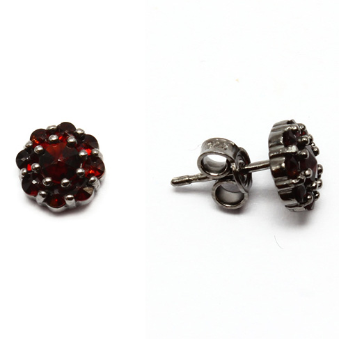Stříbrné náušnice s českým granátem, ruthenium, puzety – 543