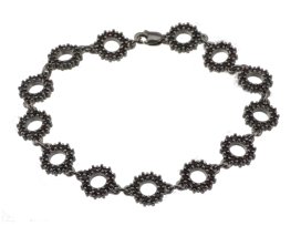 BG náramek vsazeny kameny:český granát 103 Stříbro 925 - ruthenium (30-90dní) Granát