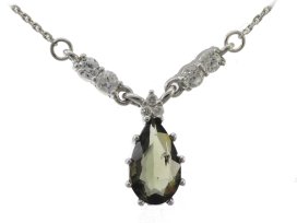 BG náhrdelník osázený kameny:granát  026 Stříbro 925 - rhodium Vltavín a  kubický zirkon