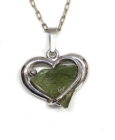 BG přívěs přírodní kámen-Vltavín 153