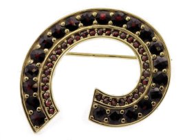 BG brož vsazeny kameny:přírodní granát  444 Stříbro 925 - pozlacené Granát