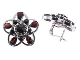 BG náušnice vsazený granát hvězdicový brus  446 Bílé zlato - 585 Granát