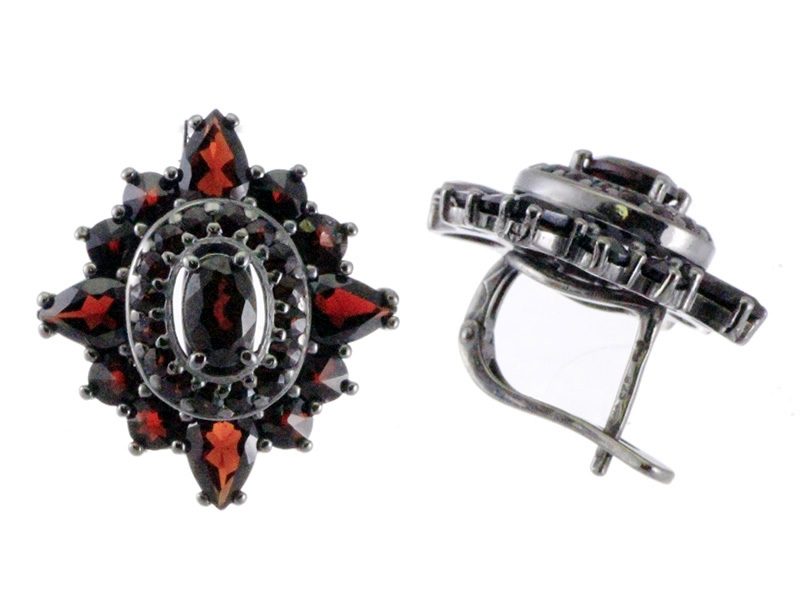 Stříbrné náušnice s českým granátem, ruthenium, anglické zapínání – 410