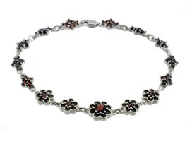 BG náramek vsazený český granát  058 Stříbro 925 - rhodium Granát