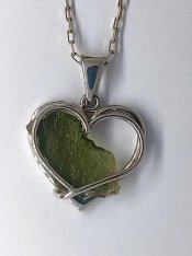 BG přívěs přírodní kámen-Vltavín 102