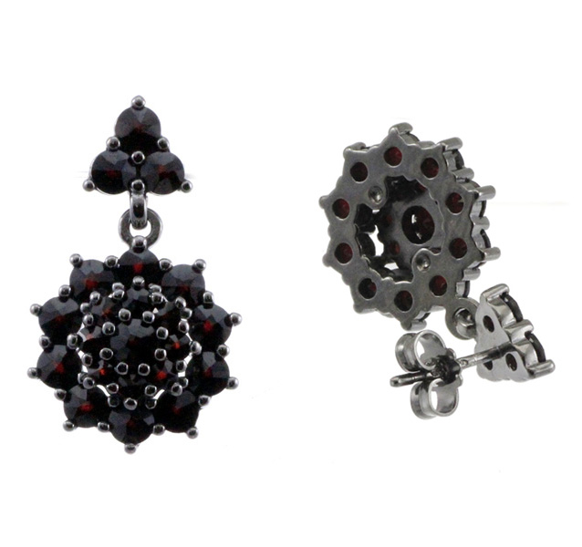 Stříbrné náušnice s českým granátem, ruthenium, puzety – 317 (UG0331733)