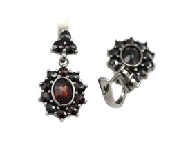 Stříbrné náušnice s přírodním granátem, ruthenium, anglické zapínání – 037