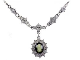 BG náhrdelník vsazeny kameny:český granát  234 Stříbro 925 - rhodium Vltavín a  kubický zirkon