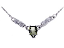 BG náhrdelník vsazený přírodní granát  025 Stříbro 925 - ruthenium (30-90dní) Vltavín a granát