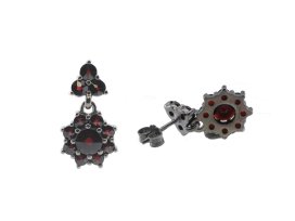 Stříbrné náušnice s přírodním granátem, ruthenium, puzety – 118