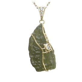 BG přívěs přírodní kámen-Vltavín 060