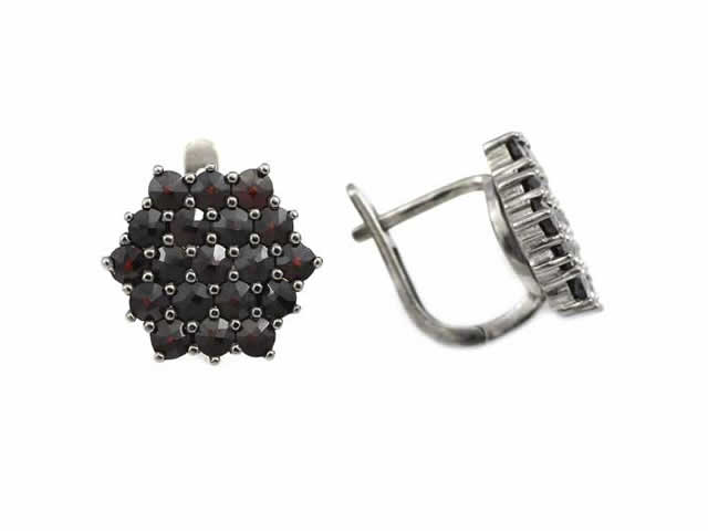 Stříbrné náušnice s přírodním granátem, ruthenium, anglické zapínání – 034