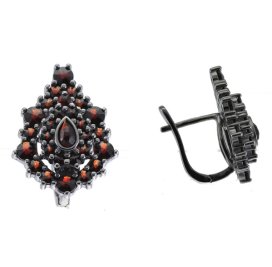 Stříbrné náušnice s českým granátem, ruthenium, anglické zapínání – 430