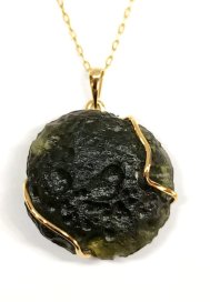 BG přívěs přírodní kámen-Vltavín 056