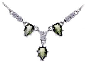 BG náhrdelník vsazeny kameny:český granát  027 Stříbro 925 - rhodium Vltavín a  kubický zirkon