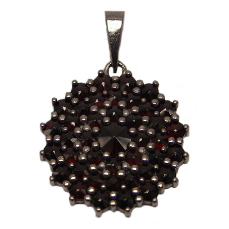Stříbrný přívěsek s českým granátem, ruthenium – 199