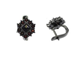 Stříbrné náušnice s přírodním granátem, ruthenium, anglické zapínání – 110