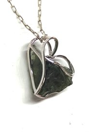 BG zlatý přívěs přírodní kámen-Vltavín 038