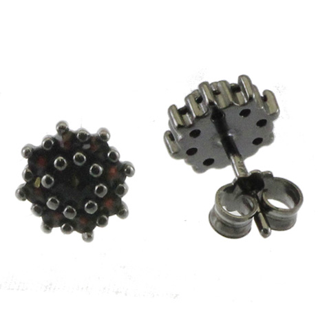 Stříbrné náušnice s českým granátem, ruthenium, puzety – 548
