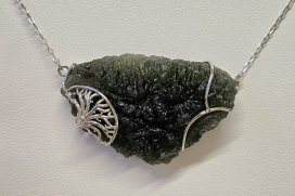 BG náhrdelník přírodní kámen-Vltavín 025