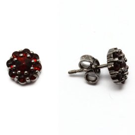 Stříbrné náušnice s českým granátem, ruthenium, puzety – 543
