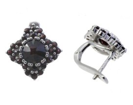BG náušnice vsazený český granát  450 Bílé zlato - 585 Granát