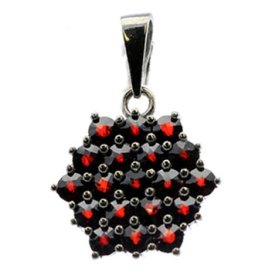 Stříbrný přívěsek s českým granátem, ruthenium – 035