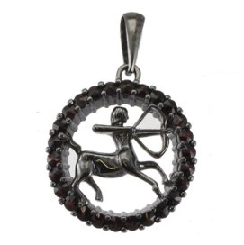 Stříbrný přívěsek s českým granátem, ruthenium – 045 (UG04045L)