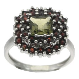 BG prsten vsazený český granát  119 Bílé zlato - 585 Vltavín a granát