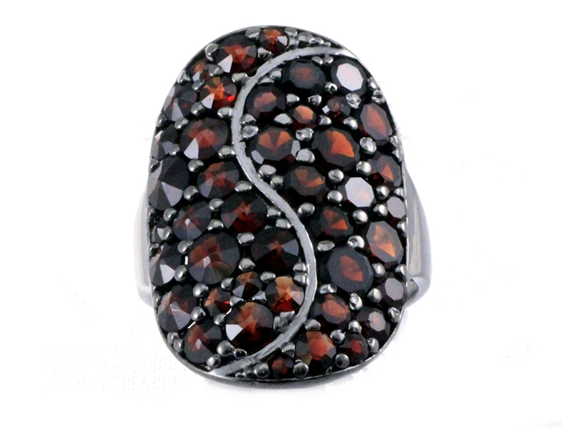 Stříbrný prsten s přírodním granátem, ruthenium – 419