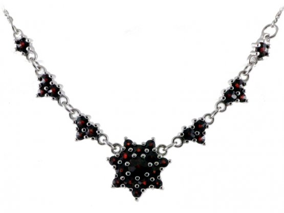 BG garnet necklace 041