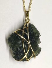 BG přívěs přírodní kámen-Vltavín 059