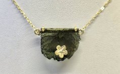 BG Neckle - 025