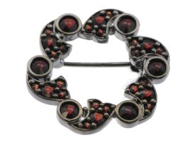 BG brož vsazeny kameny:český granát  415 Stříbro 925 - ruthenium (30-90dní) Granát