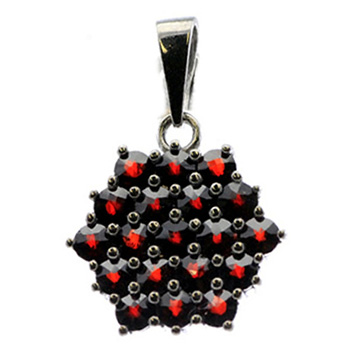Stříbrný přívěsek s českým granátem, ruthenium – 035