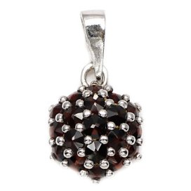 Stříbrný přívěsek s českým granátem, rhodiovaný – 926