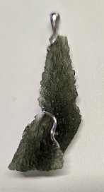 BG přívěs přírodní kámen-Vltavín 099