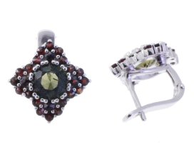 BG náušnice vsazený český granát 450 Stříbro 925 - rhodium Vltavín a granát