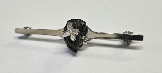 BG brooch with natural stone - moldavite 004