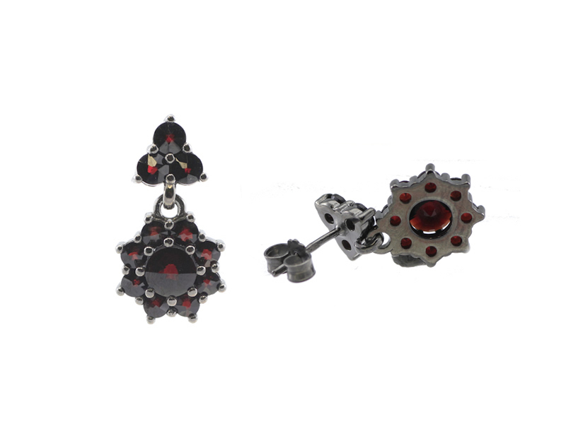 Stříbrné náušnice s přírodním granátem, ruthenium, puzety – 118