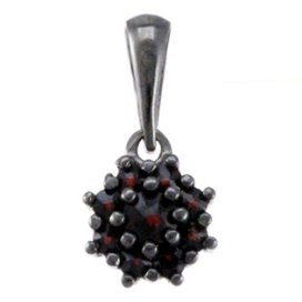 Stříbrný přívěsek s českým granátem, ruthenium – 548