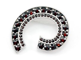 BG brož vsazeny kameny:přírodní granát  444 Stříbro 925 - rhodium Granát