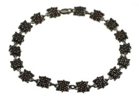 BG náramek český přírodní granát 117 Stříbro 925 - ruthenium (30-90dní) Granát