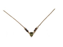 BG náhrdelník vsazený přírodní granát  025 Stříbro 925 - ruthenium (30-90dní) Vltavín a granát