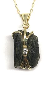 BG přívěs přírodní kámen-Vltavín 054